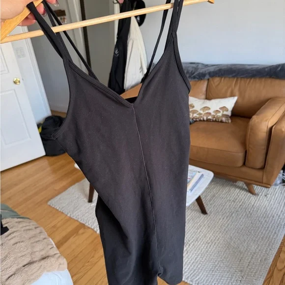 ALO Yoga Black Athletic Shorts - Picture 5 of 5